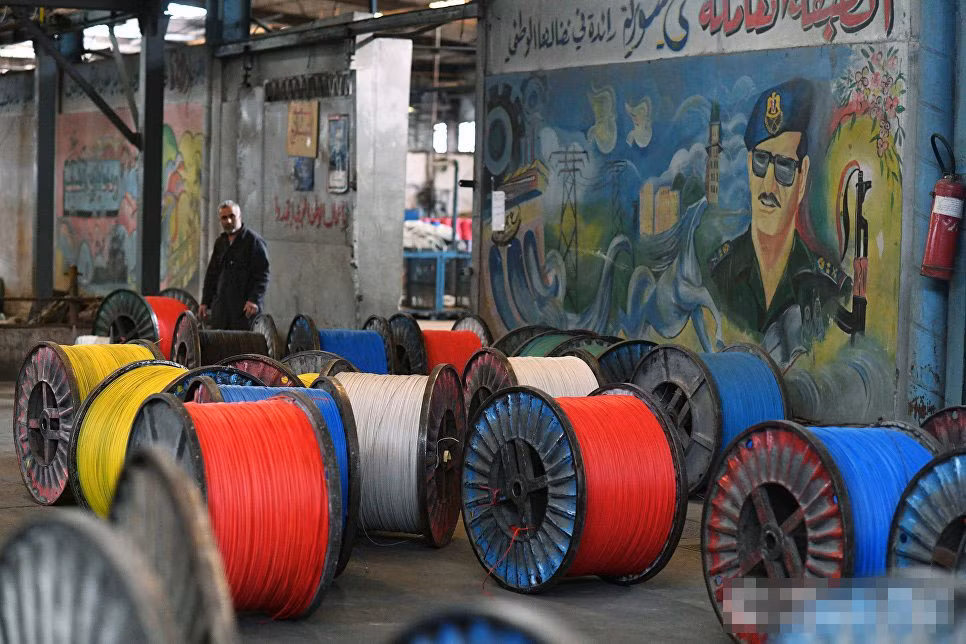 Hình ảnh tại nhà máy sản xuất dây cáp điện.