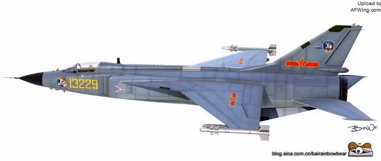 Từ năm 1973, Không quân Trung Quốc đã lên kế hoạch phát triển một mẫu tiêm kích chiến đấu đời mới nhằm thay thế cho những chiếc J-6 lỗi thời của lực lượng này. Máy bay tiêm kích J-13 đã ra đời với vai trò của một chiếc chiến đấu cơ chiếm ưu thế trên không, trọng lượng nhẹ, có tốc độ siêu thanh lên tới Mach 2 với hy vọng có thể thế chỗ được những chiếc J-6. Nguồn ảnh: Sina.