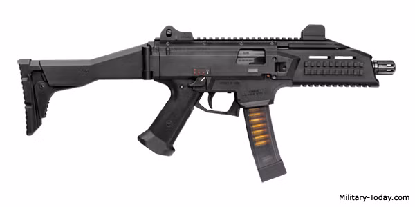 Kế tiếp là khẩu tiểu liên Skorpion EVO III của Cộng hòa Czech, thiết kế hiện đại, gọn nhẹ, hoạt động hiệu quả là những gì người ta nói về khẩu EVO III. Được phát triển vào năm 2002, súng được ra mắt công chúng vào năm 2006,cho tới nay EVO III đã được một số quốc gia đưa vào trang bị trong đó có Ai Cập, Czech, Thái Lan. Nguồn ảnh: Military Today