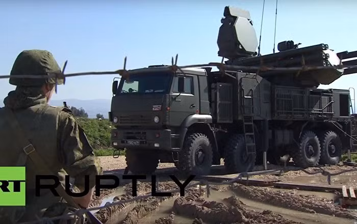 Việc quân đội Syria khoe phiên bản Pantsir-S2 tối tân không phải là điều quá bất ngờ, bởi Nga đang tập trung bảo vệ và củng cố vị thế của họ tại Syria nói riêng và Trung Đông nói chung. Ảnh: RT