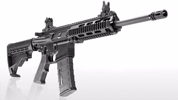 Súng có tốc độ bắn khá cao tùy theo chế độ bắn. Tốc độ dao động từ 750 đến 950 viên/phút. Nguồn ảnh; Guns