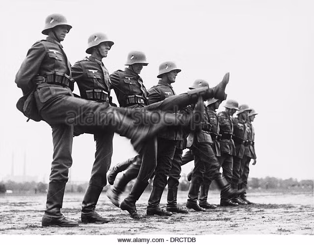 Theo nguồn thống kê của các nhà sử học Đức sau chiến tranh, nước Đức phát xít đã mất tổng cộng 4.429.875 người lính trong cuộc đại chiến thế giới này, trong số đó có tới 80% thương vong của Đức là do... Liên Xô gây ra (con số trên chưa bao gồm dân thường). Nguồn ảnh: Alamy.