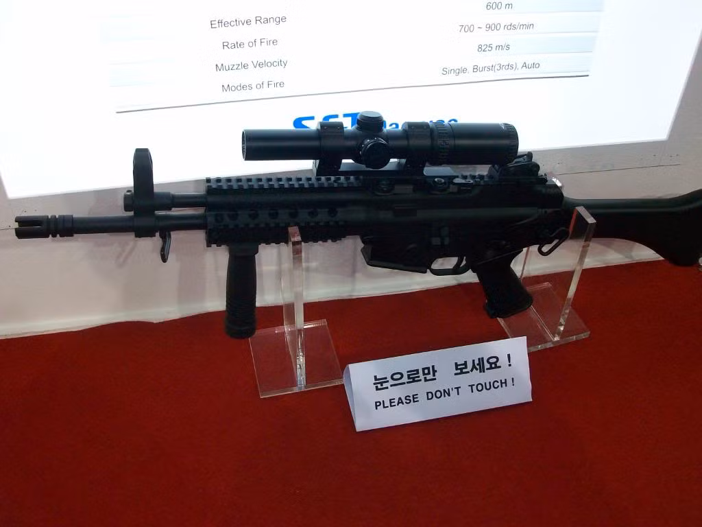 Súng có tốc độ bắn khá cao từ 700 tới 900 phát/phút. Nguồn ảnh: NationStates