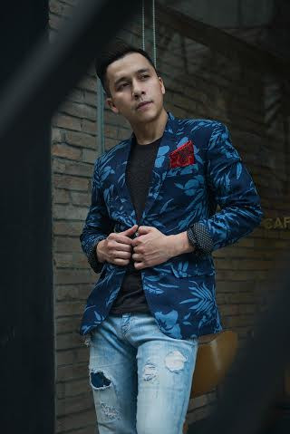 Mới đây, Lê Hoàng đã cùng vợ và con trai về quê nhà Đà Nẵng để dự sinh nhật bà nội. Trưởng nhóm nhạc cho biết sắp tới đây, Lê Hoàng sẽ tổ chức đám cưới với Việt Huê. Lễ cưới của nam ca sĩ đào hoa sẽ diễn ra sau khi album The Wedding của nhóm nhạc ra mắt.