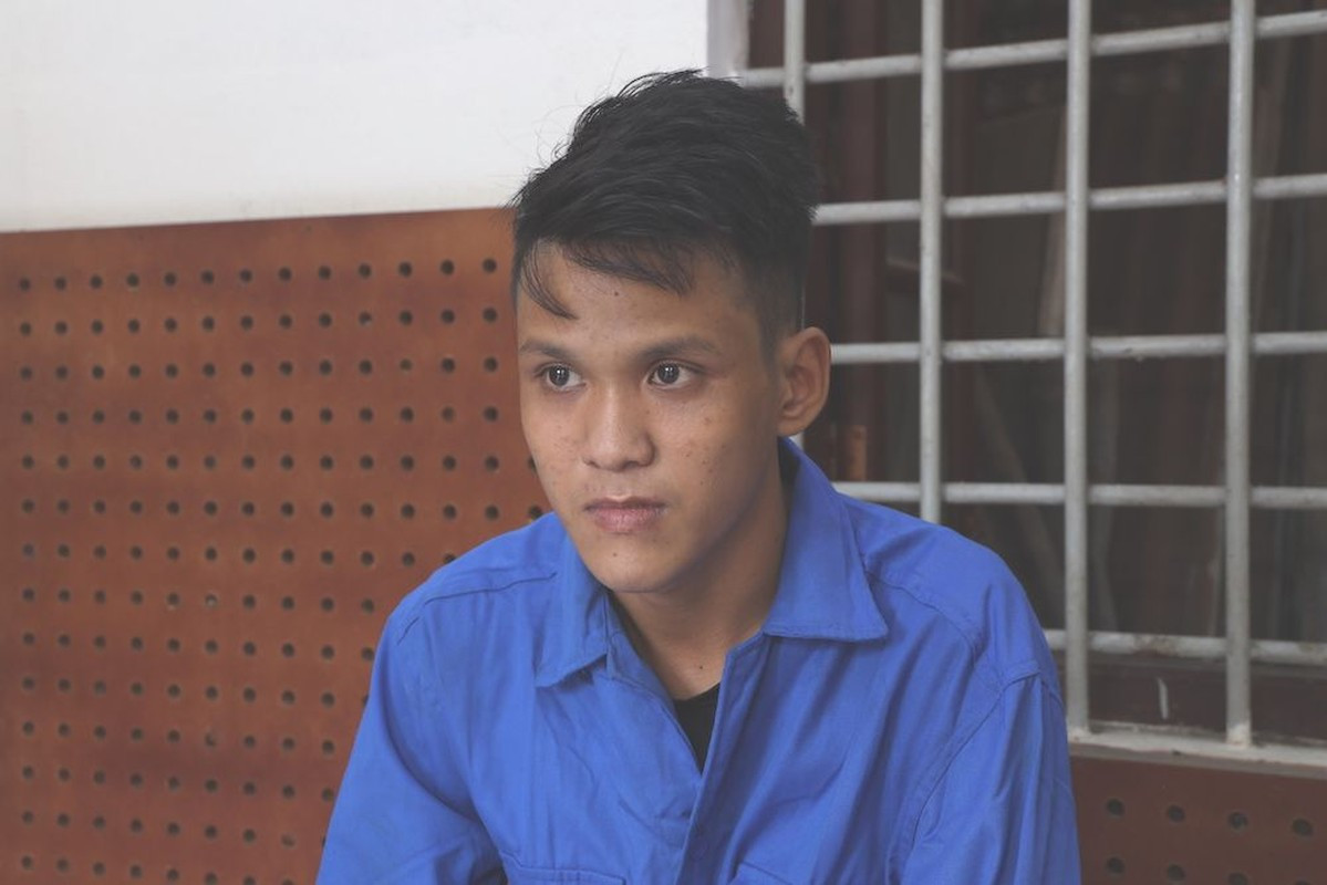  18 lần tống tiền người yêu cũ bằng clip "nóng": Ngày 8/12/2022, Cơ quan CSĐT Công an huyện Gò Dầu, tỉnh Tây Ninh đã tạm giữ hình sự Mai Văn Nhớ (19 tuổi, ngụ xã Hiệp Thạnh, huyện Gò Dầu) để điều tra về hành vi cưỡng đoạt tài sản. Sau khi chia tay, Mai Văn Nhớ đã 18 lần nhắn tin tống tiền của người yêu cũ là A. (19 tuổi, ngụ xã Hiệp Thạnh, huyện Gò Dầu) đe dọa sẽ tung clip "nóng" lên mạng xã hội. Khi Nhớ đến nhận 3,5 triệu đồng thì bị Công an bắt giữ. 