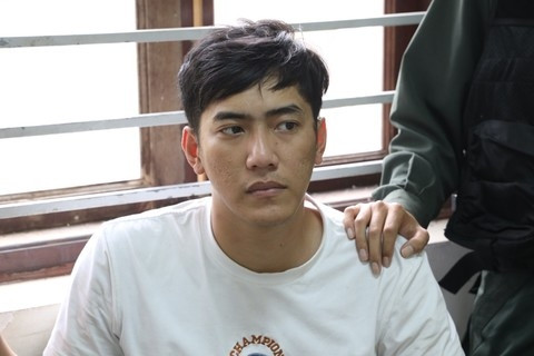  Triệt phá đường dây vận chuyển 50 bánh heroin và 5kg ma túy: Ngày 6/1, Phòng Cảnh sát ma túy Công an tỉnh Tây Ninh triệt phá kịp thời vụ vận chuyển ma túy từ biên giới Campuchia vào Việt Nam. Trước đó, ngày 3/1, Công an tỉnh Tây Ninh phối hợp Bộ Công an và Công an TP HCM lần lượt bắt giữ 8 đối tượng cùng trú ở thành phố Dĩ An, tỉnh Bình Dương do Võ Chí Thanh (sinh năm 1993) cầm đầu. Trong ảnh: Đối tượng Võ Chí Thanh. 