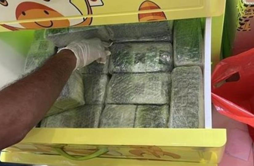  Chặt đứt đường dây mua bán 180 kg ma túy từ Campuchia vào Việt Nam: Ngày 24/5, Công an tỉnh Tây Ninh chủ trì, phối hợp với các đơn vị nghiệp vụ của Bộ Công an, Công an TP HCM và một số đơn vị liên quan đấu tranh chuyên án, triệt phá đường dây mua bán, vận chuyển trái phép chất ma túy từ Campuchia về Việt Nam tiêu thụ, bắt giữ 6 đối tượng, thu giữ 114kg ketamine, 68 bánh heroin, 25.000 viên thuốc lắc, 12kg methamphetamine, 2kg nước vui, 3 xe mô tô, 1 ô tô cùng nhiều vật chứng khác.