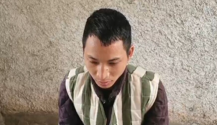  Triệt phá đường dây mua bán, vận chuyển 412 bánh heroin, 28kg thuốc phiện: Ngày 20/1, Công an tỉnh Điện Biên cùng lực lượng chức năng Bộ Công an và Công an các tỉnh Bắc Lào điều tra làm rõ Chuyên án 822L, triệt xóa toàn bộ đường dây tội phạm ma túy xuyên quốc gia từ Lào vào Việt Nam tiêu thụ. Ban chuyên án đã phát hiện, bắt giữ 2 đối tượng, cùng trú tại xã Huổi Lếch, huyện Mường Nhé (tỉnh Điện Biên) khi đang thực hiện hành vi mua bán trái phép 28 bánh heroin. Trong khoảng thời gian từ tháng 8/2022 đến tháng 1/2023, các đối tượng đã mua bán trên 412 bánh heroin, 28kg thuốc phiện, 3kg ma túy đá. Trong ảnh, đối tượng Phàn Sìn Khi (sinh năm 1996).