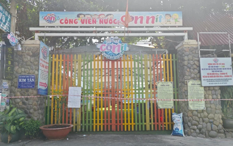 He lo nguyen nhan be trai 6 tuoi tu vong trong cong vien nuoc