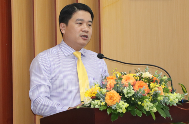 Bai nhiem chuc Pho Chu tich UBND tinh Quang Nam Tran Van Tan