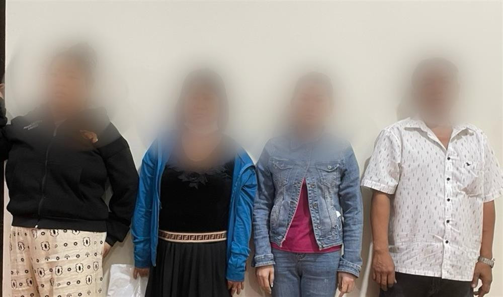 Triet pha duong day mua ban phu nu nup bong moi gioi hon nhan