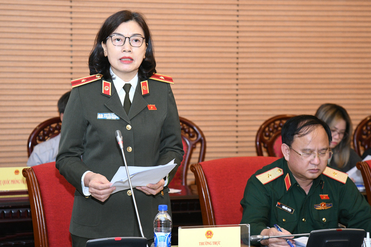 Bà là Ủy viên thường trực Ủy ban Quốc phòng và An ninh của Quốc hội khóa XIV, XV; nguyên Phó Cục trưởng Cục Pháp chế và cải cách thủ tục hành chính, tư pháp - Bộ Công an; nguyên Phó Giám đốc Công an tỉnh Đắk Lắk (năm 2016).