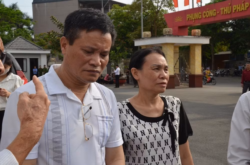 Trước đó vào ngày 12/4/2018, Cơ quan cảnh sát điều tra Công an TP Thái Bình đã khởi tố vụ án hình sự, khởi tố bị can. Ngày 21/5/2018, Viện Kiểm sát nhân dân TP Thái Bình ra quyết định chuyển vụ án để Cơ quan cảnh sát điều tra Công an tỉnh Thái Bình điều tra theo thẩm quyền. 