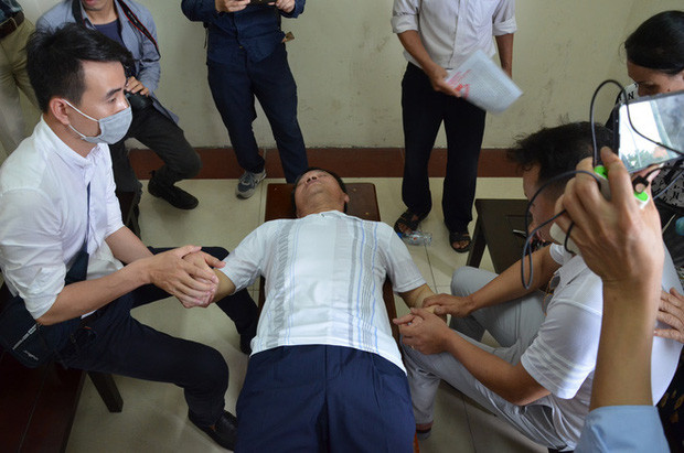 Kết luận điều tra xác định hành vi của bị can Lẫm và Quyết là đặc biệt nghiêm trọng, xâm phạm đến quyền sở hữu tài sản của vợ chồng ông Đỗ Văn Tới cùng bà Lê Thị Tuyết. Do đó, cơ quan điều tra giữ nguyên quan điểm truy tố đối với hai bị can giống như bản kết luận điều tra đã ban hành lần đầu.