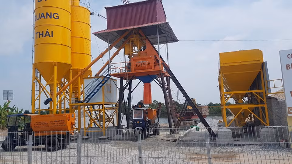 Tram be tong Quang Thai trai phep: DN “nhon luat”… trach nhiem chinh quyen o dau?-Hinh-2