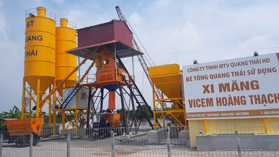 Tram be tong Quang Thai trai phep: DN “nhon luat”… trach nhiem chinh quyen o dau?