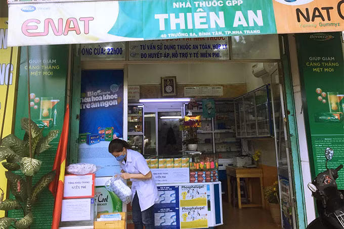 Vu thuoc ha sot: Noi di noi lai va “quyen” cua CDC Khanh Hoa ?!