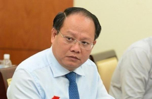 Đến nay, liên quan đến sai phạm chuyển nhượng 32ha ở xã Phước Kiển, huyện Nhà Bè từ Công ty Tân Thuận cho Công ty Quốc Cường Gia Lai, đã có đến 10 bị can bị khởi tố, trong đó có ông Tất Thành Cang.