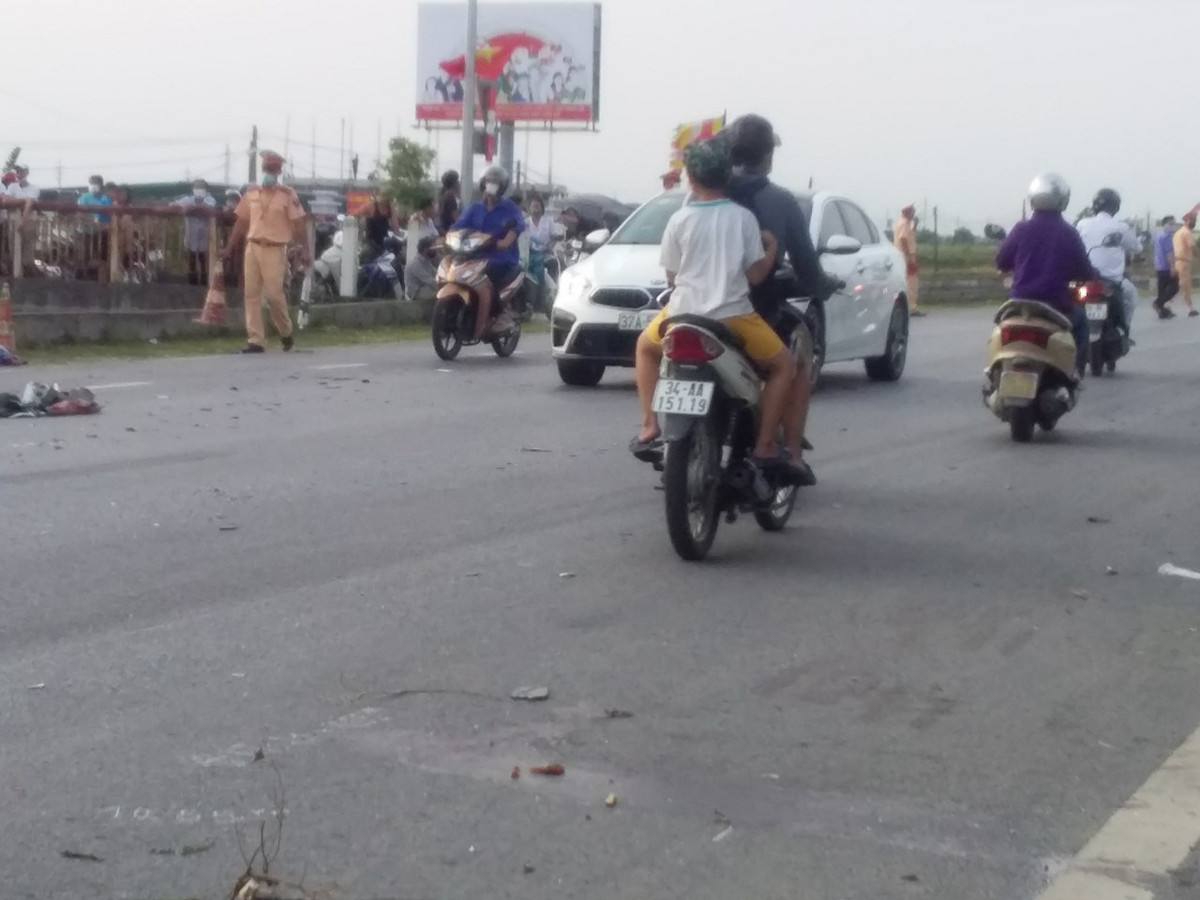 Theo luật sư Cường, trường hợp cơ quan chức năng xác định hành vi của người lái xe ô tô là có lỗi, vi phạm quy định về giao thông đường bộ gây hậu quả chết người thì người lái xe sẽ phải chịu trách nhiệm. Nếu lỗi thuộc về nạn nhân mà nạn nhân đã tử vong thì sẽ không khởi tố vụ án hình sự, người lái xe ô tô cũng không phải bồi thường thiệt hại nhưng trong tình huống đó cần phải có hỗ trợ cho gia đình nạn nhân về mặt tình cảm, đạo đức xã hội. 