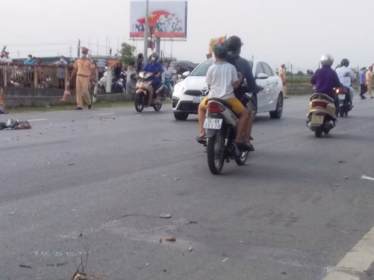 Theo luật sư Cường, trường hợp cơ quan chức năng xác định hành vi của người lái xe ô tô là có lỗi, vi phạm quy định về giao thông đường bộ gây hậu quả chết người thì người lái xe sẽ phải chịu trách nhiệm. Nếu lỗi thuộc về nạn nhân mà nạn nhân đã tử vong thì sẽ không khởi tố vụ án hình sự, người lái xe ô tô cũng không phải bồi thường thiệt hại nhưng trong tình huống đó cần phải có hỗ trợ cho gia đình nạn nhân về mặt tình cảm, đạo đức xã hội. 