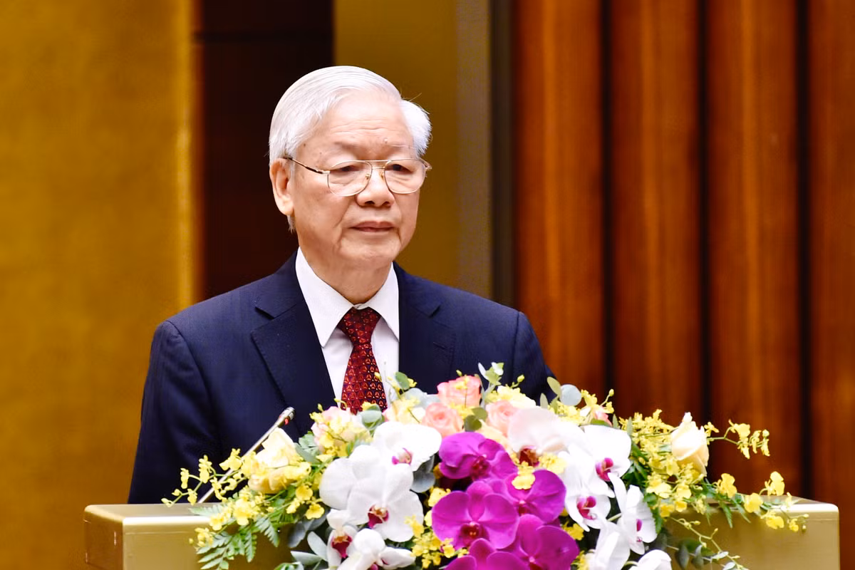 Tong Bi thu: “Chuc vu cang cao, cuong vi cang lon cang phai guong mau”