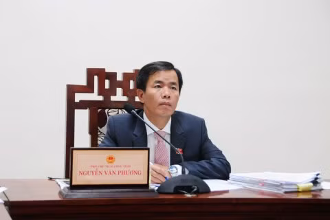 Ông Nguyễn Văn Phương sinh ngày 29/12/1970. Quê quán ở xã Phong Sơn, huyện Phong Điền, Thừa Thiên Huế.