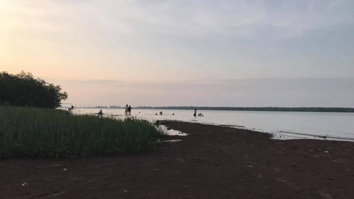  Đi tắm biển, nam thanh niên bị đuối nước: Sáng 20/6, lực lượng chức năng đã tìm thấy thi thể của anh V.T.P. (SN 2001, thường trú tại thôn Chùa Dưới, xã Vinh Quang, huyện Tiên Lãng, Hải Phòng) tại khu vực cồn Đông cửa sông Văn Úc, cách bờ khoảng 4,5 hải lý. Trước đó, chiều 19/6, anh P. cùng 5 người bạn đi tắm biển tại khu vực rừng thông cửa sông Văn Úc, sau đó mất tích.