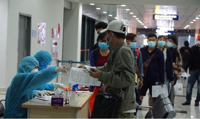 Hải Phòng: Ngày 31/5, Hải Phòng áp dụng các biện pháp cách ly tập trung theo quy định (21 ngày) đối với người đến/về Hải Phòng từ khu vực, điểm dịch, vùng phong tỏa thực hiện theo Chỉ thị 16/CT-TTG thuộc TP.HCM. Những người từ TP.HCM từ các khu vực còn lại thực hiện cách ly tại nhà 14 ngày khi về Hải Phòng.