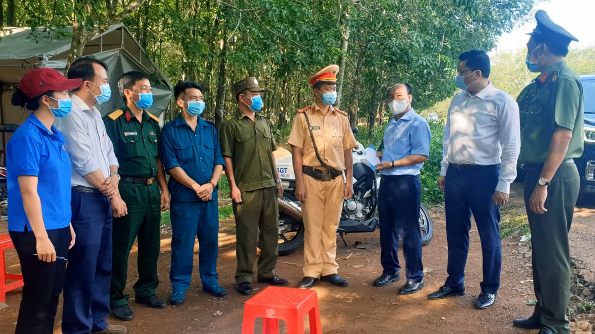  Bà Rịa - Vũng Tàu: Người từ quận Gò Vấp và phường Thạnh Lộc, quận 12 cách ly tập trung 21 ngày. Người từ những nơi khác của TP.HCM cách ly tại nhà.