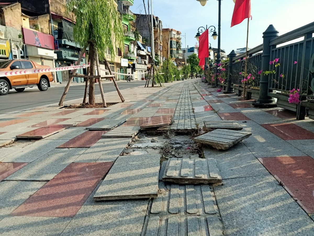 Công trình thi công ở cạnh sông có độ uốn lượn, nhiệt độ cao sẽ có sự giãn nở. Hơn nữa đợt này do thời tiết nắng nóng nên khi phát hiện Ban quản lý yêu cầu nhà thầu phải xử lý do công trình chưa được bàn giao. Theo kế hoạch phải hết năm 2021 thì mới bàn giao xong… Đến nay, công trình này đã qua 3 lần sửa chữa như vậy.