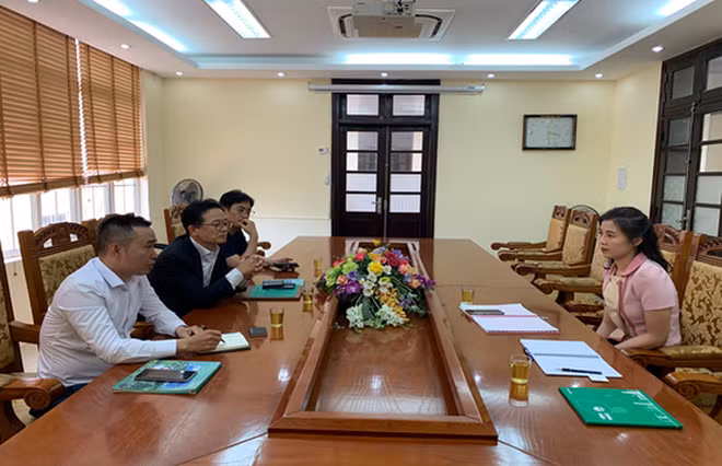 Thu hoi quyet dinh bo nhiem Pho Giam doc So doi voi con gai Bi thu Vinh Phuc