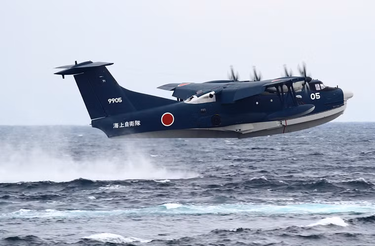 Máy bay có thể chở theo 20 hành khách hoặc 12 cáng cứu thương hoặc vài tấn hàng hóa các loại.