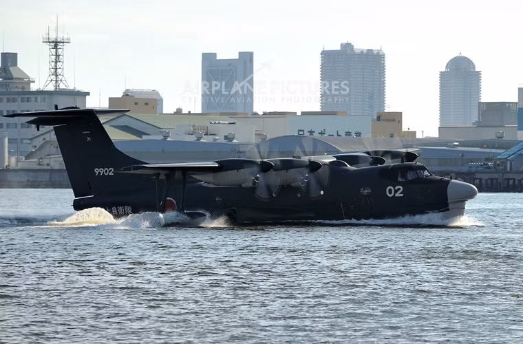 Thủy phi cơ US-2 được thiết kế cho nhiệm vụ bảo vệ vùng đặc quyền kinh tế, giám sát vùng biển, cứu hộ cứu nạn ở tầm xa, thời gian bay dài. Đây đều là những nhiệm vụ cũng rất cấp thiết đối với Việt Nam hiện nay.