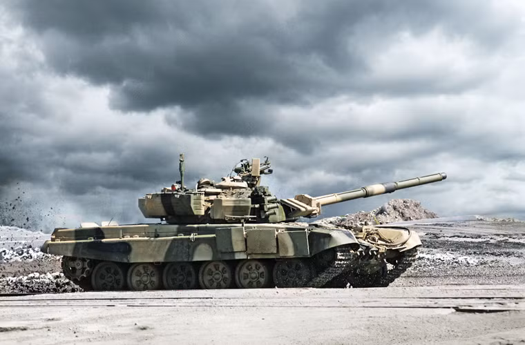 Bước đầu, việc đưa T-90 tới Syria đã đem lại hiệu quả nhất định khi Iran đã ngỏ ý muốn mua T-90. Ngoài ra, một số nước Trung Đông khác cũng bắt đầu quan tâm tới T-90 và bản nâng cấp T-90SM.