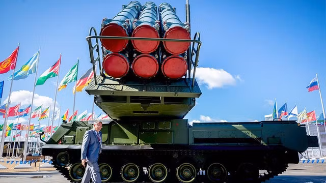 Qua những lần thử nghiệm cho thấy, Buk-M3 đáp ứng đầy đủ các yêu cầu kỹ thuật đề ra và tương đương với S-300, thậm chí vượt qua hệ thống này ở một số tính năng. Buk-M3 có tiêu diệt mục tiêu tới 99,9%, tính năng mà hệ thống S-300 và nhiều hệ thống phòng không đạt được.