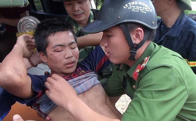 Cũng theo báo cáo của huyện Mường Lát, bão số 3 gây mưa lớn, lũ quét, sạt sở đất trên địa bàn huyện khiến 3 người chết, 38 ngôi nhà bị sập đổ hoàn toàn (Trung lý 16 hộ, Nhi Sơn 16 hộ, Pù Nhi 6 hộ); 10 ngôi nhà thiệt hại rất nặng (50-70%); 2 nhà thiệt hại nặng (30-50%); 81 nhà thiệt hại một phần (dưới 30%); 57 nhà bị ngập nước, bùn vùi lấp; 20 nhà di dời khẩn cấp.