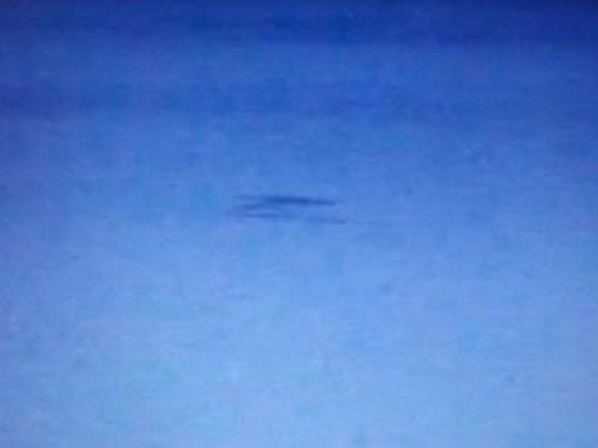 Khi giới khoa học chưa tìm ra lời giải chính xác, Eoin O'Fagan - thợ săn quái vật hồ Loch Ness gây xôn xao dư luận khi tiết lộ nắm giữ 2 video quay được sinh vật bí ẩn này.