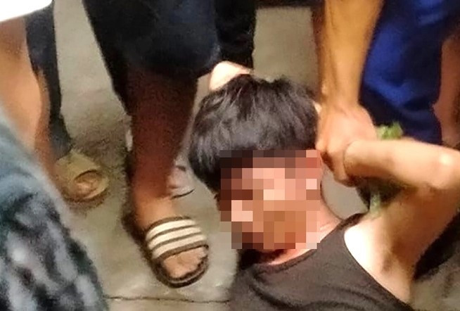 Thanh nien cuop tiem vang nhung hanh dong sau do moi gay choang vang-Hinh-2