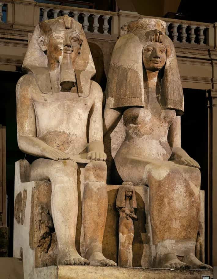 Những lá thư của pharaoh Amenhotep III và vợ - Nữ hoàng Tiye cho thấy họ là nhà đồng cai trị Ai Cập, đối xử bình đẳng với nhau.