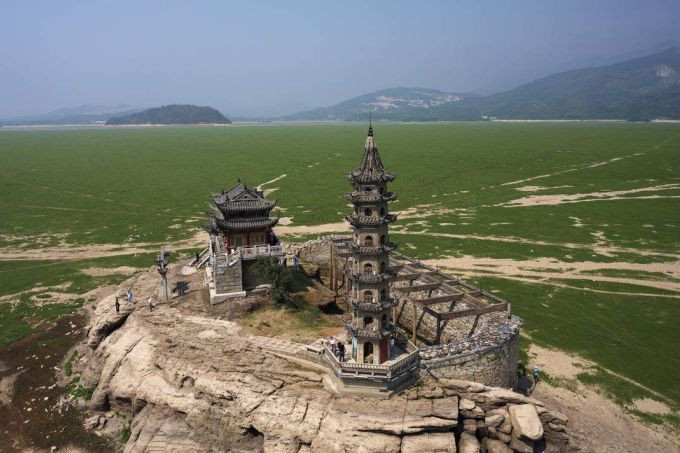 Lạc Tinh Đôn có niên đại khoảng 1.000 năm tuổi. Việc hòn đảo này lộ diện hoàn toàn như hiện nay đánh dấu một kỷ lục.