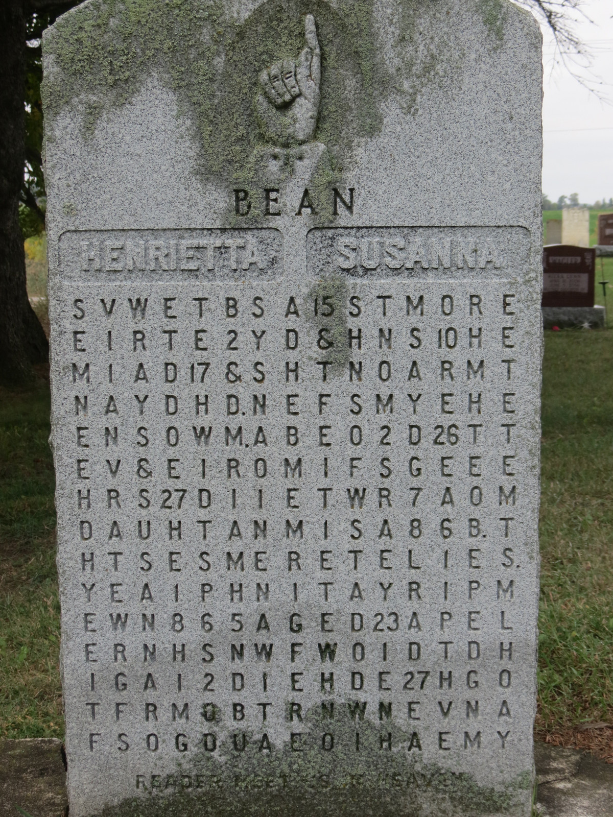 Sau nhiều năm, tấm bia ban đầu đã bị hư hại nặng nề. Vì vậy, vào năm 1982, nó được thay thế bằng một bản sao làm từ đá granite. Tấm bia mộ cao gần 1m. Phía trên những hàng chữ, con số bí ẩn là hình ảnh một bàn tay và dòng chữ "Gone Home".