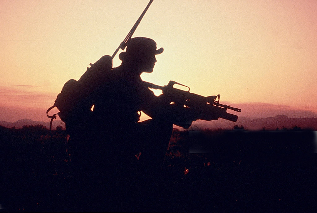 Những người tham gia khóa huấn luyện của SEAL sẽ thực hành các bài tập lặn nín thở, lặn dùng bình dưỡng khí, lặn quãng đường dài, bơi thực thi nhiệm vụ cùng hàng loạt kỹ năng lặn khác. Cường độ tập luyện sẽ tăng dần theo thời gian đòi hỏi các học viên phải có thể lực và tinh thần tốt.