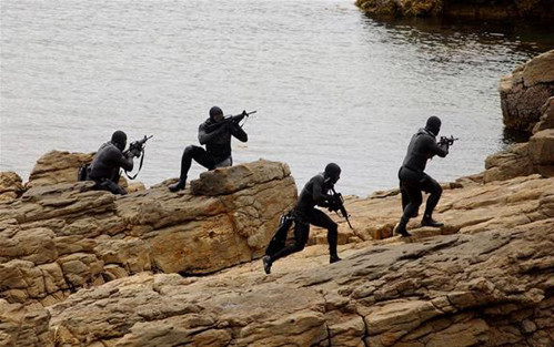 Sau khi hoàn thành 3 giai đoạn huấn luyện trên, các học viên sẽ tốt nghiệp và trở thành thành viên chính thức của SEAL - lực lượng đặc nhiệm tinh nhuệ nổi tiếng của Mỹ.