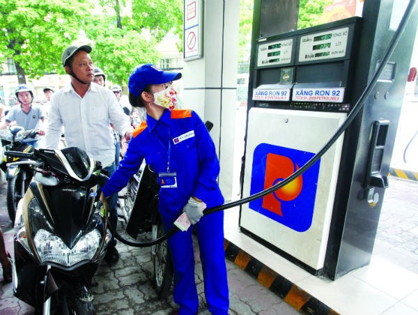 Khóc ròng vì lỗ, doanh nghiệp bán lẻ tố đủ góc khuất của ngành xăng dầu Khoc rong vi lo, doanh nghiep ban le to du goc khuat cua nganh xang dau