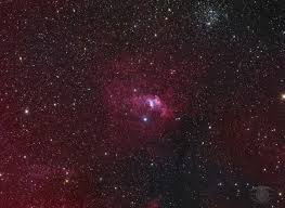 PSR J1748−2446ad cách Trái đất khoảng 18.000 năm ánh sáng. Đường kính của nó ước tính khoảng 30 km nhưng có khối lượng gấp 2 lần Mặt trời.