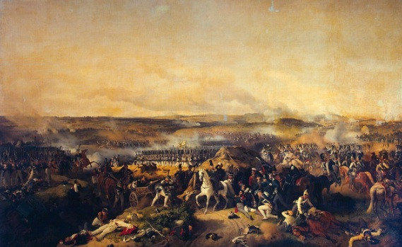 Nhằm kìm chân quân Pháp ở Borodino, Tổng tư lệnh Kutuzov của Nga chỉ huy khoảng 135.000 quân sĩ lập tuyến phòng thủ dài 8 km. Ông Kutuzov hy vọng tuyến phòng thủ này sẽ ngăn chặn quân Pháp tiến sâu hơn vào lãnh thổ Nga.