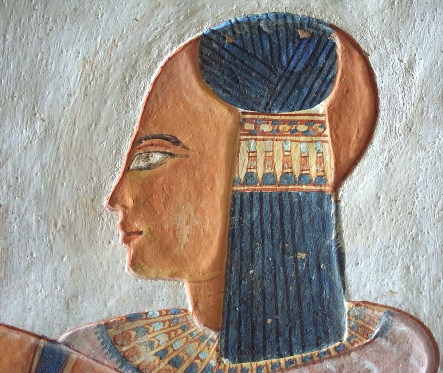 Hoàng tử Khaemweset khôi phục nhiều chữ khắc cổ trong các di tích đã bị phai mờ do tác động của thời gian và con người. Với những việc làm này, hoàng tử Khaemweset giúp bảo tồn nhiều giá trị văn hóa của Ai Cập.