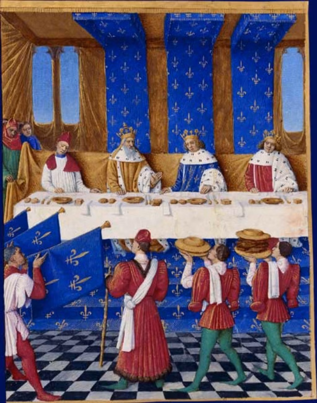 Tuy nhiên, lần này, các chuyên gia tìm thấy một chiếc ghế xếp bằng sắt trong mộ của một phụ nữ cho thấy nhóm đối tượng này cũng có thể nắm giữ quyền lực và sức ảnh hưởng lớn trong xã hội. Ngoài chiếc ghế, nơi chôn cất người phụ nữ trên còn có một vòng cổ bằng ngọc trai bao gồm các hạt thủy tinh nhỏ, một chiếc thắt lưng có nhiều trâm cài, một trục chính dùng để quay sợi bằng tay...