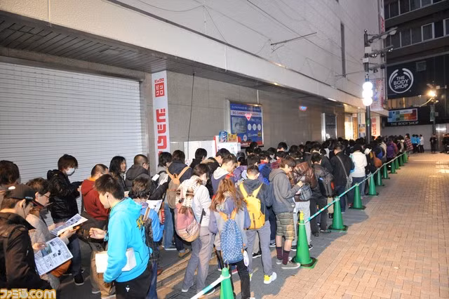 Đại học Tokyo gây chú ý khi thực hiện nhiều đoạn video hướng dẫn sinh viên quốc tế nhanh chóng thích nghi với cuộc sống tại Nhật Bản. Trong số này có việc giúp họ làm quen với việc xếp hàng ngay ngắn, trật tự dù trong thời bình hay thời chiến.