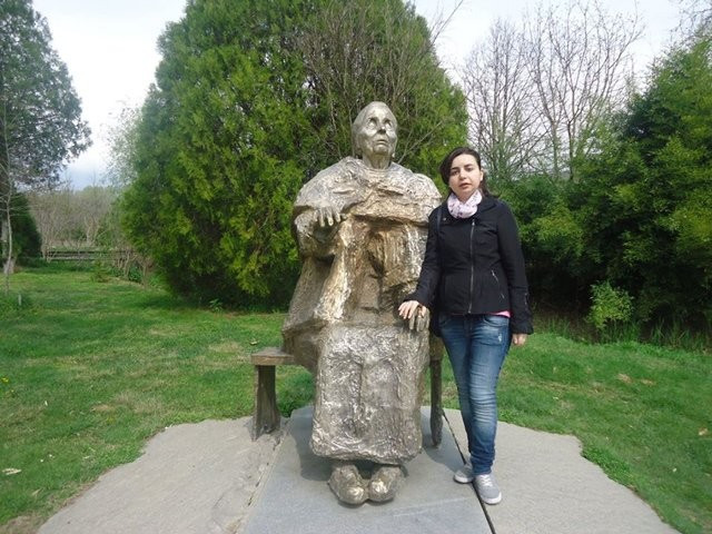 Trước khi qua đời năm 1996, bà Vanga viết di chúc để lại toàn bộ tài sản cho nhà nước Bulgaria. Thế nhưng, quyền sở hữu ngôi nhà xảy ra tranh chấp về pháp lý liên quan đến những người thân của bà.